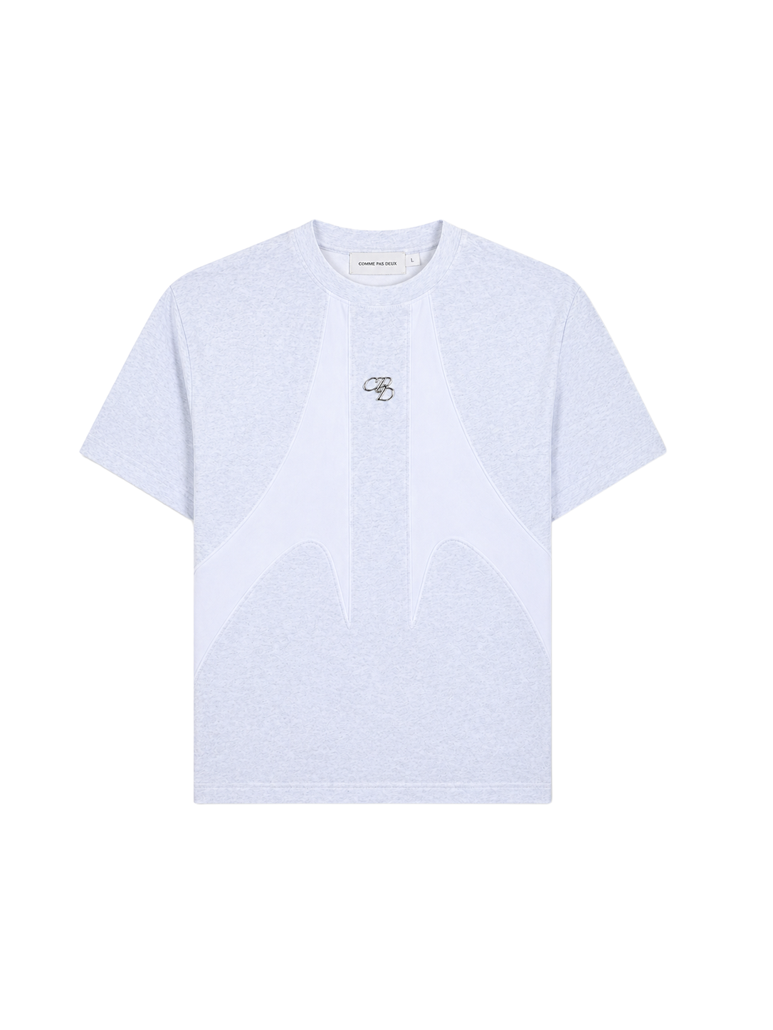 Hellgraues Regular Fit T-Shirt von COMME PAS DE DEUX, einfache Passform und weiche Baumwollqualität, sichtbare Vorderseite